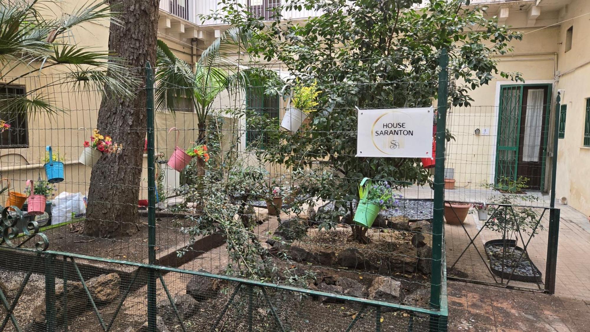 ホテル Saranton House カターニア エクステリア 写真